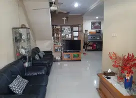 Rumah di sumur bor cengkareng 3 Lantai