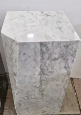 Marmer pedestal