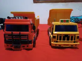 Mobil truk mainan anak