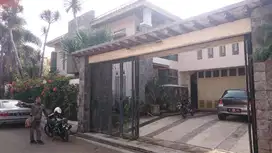Rumah Mewah Strategis di Jl. BKR, Bandung