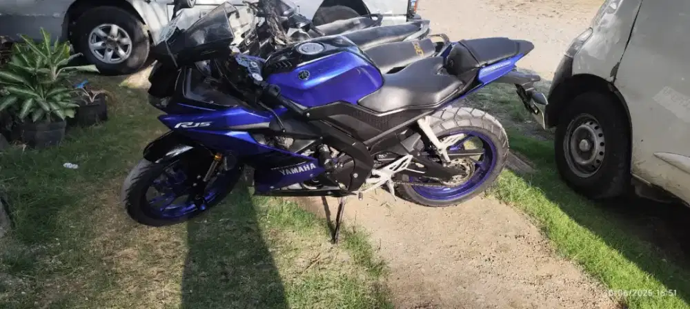 Dijual santai R15V3 ganteng