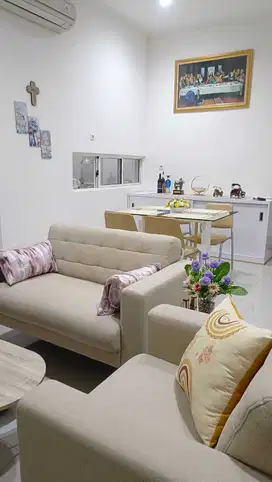 Dijual suvarna sutera catriona sindang jaya 2 lantai ada kolam elit