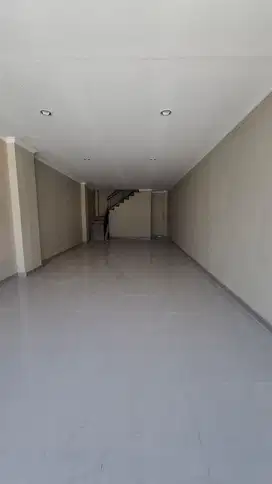 Ruko 3 Lantai Strategis di Padasuka