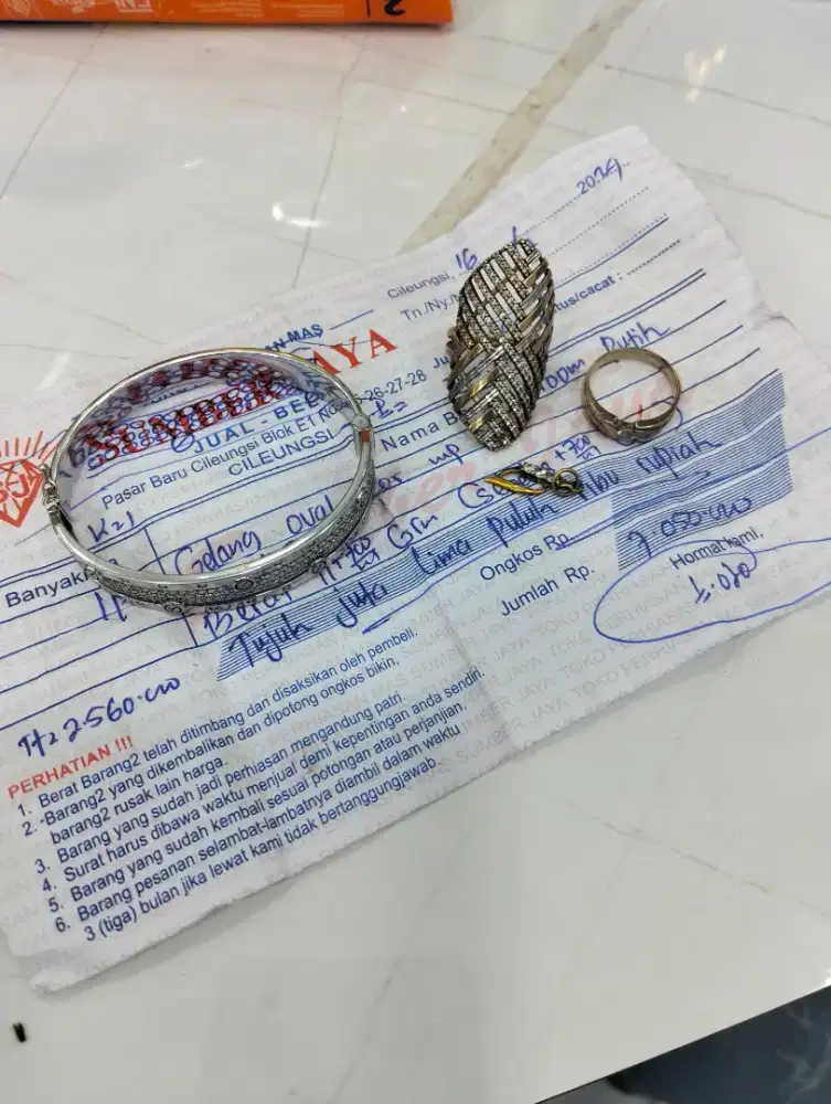 Beli emas dengan harga tinggi