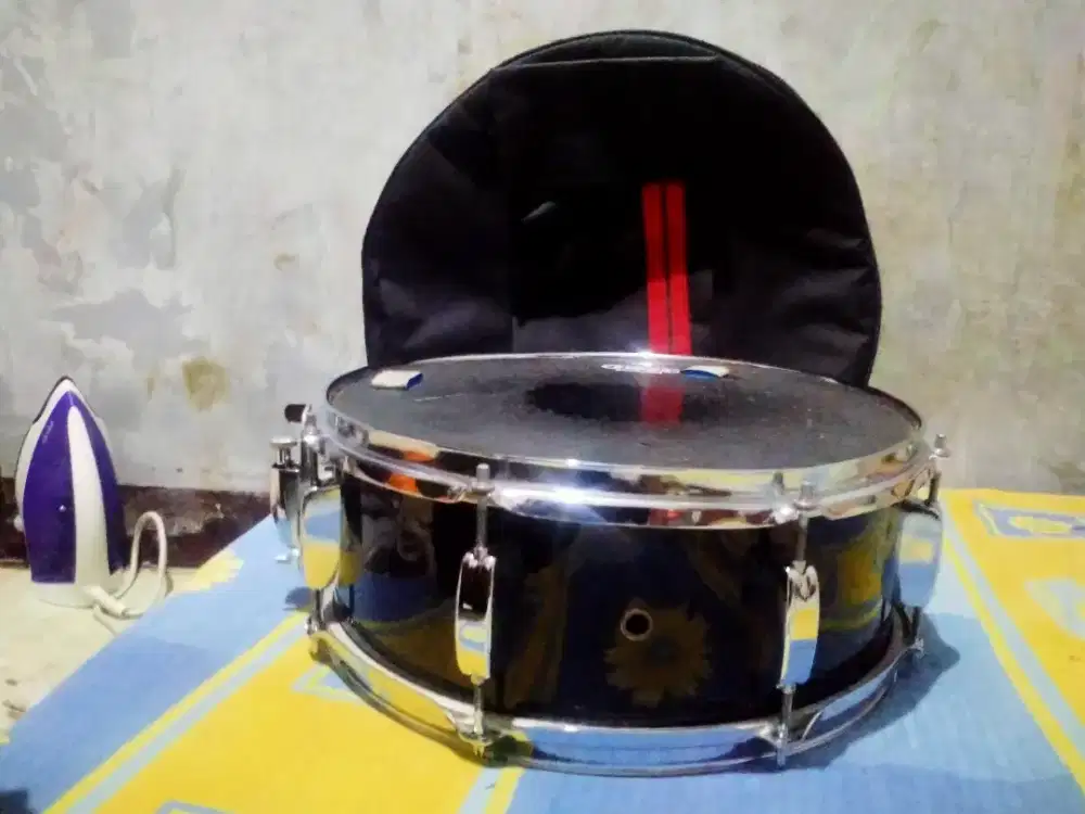 Snare drum pearl roadshow