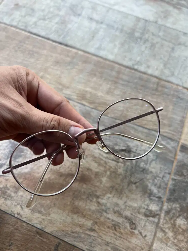 Frame lensa bulat