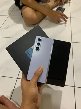 Samaung z fold 5 12/512