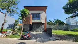 RUMAH ALA VILLA BALI MODERN DI CITRALAND UTAMA ADA KOLAM RENANG HARGA MURAH