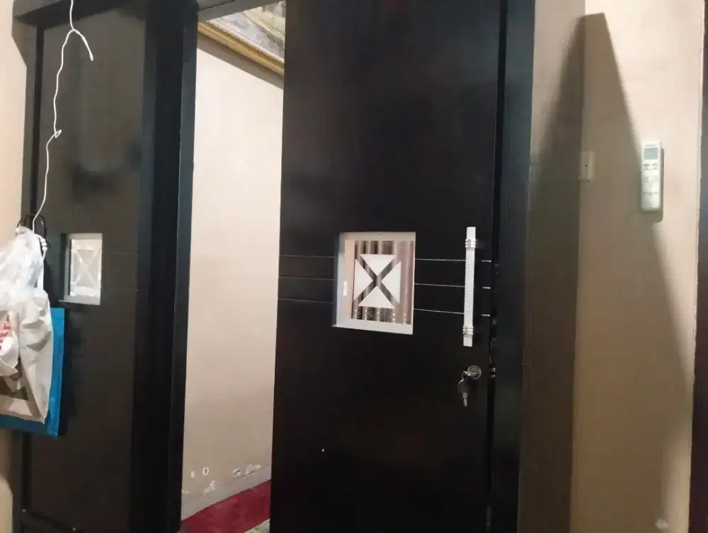 Dijual lemari sleding 3 pintu kondisi baik