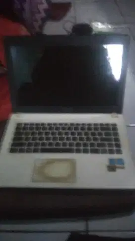 DiJual Murah' Laptop Bekas Pakean Anak Kerja: ASUS NormaL:380rb Nego