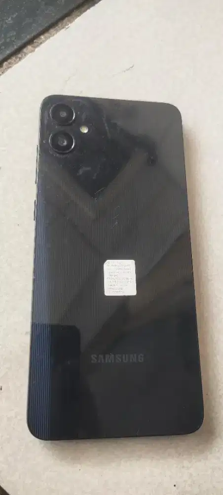 Dijual cepat handphone Samsung A05 Ram 6 nego warna metalic