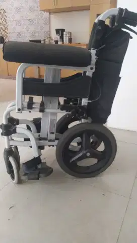 Kursi roda travel soma 250
