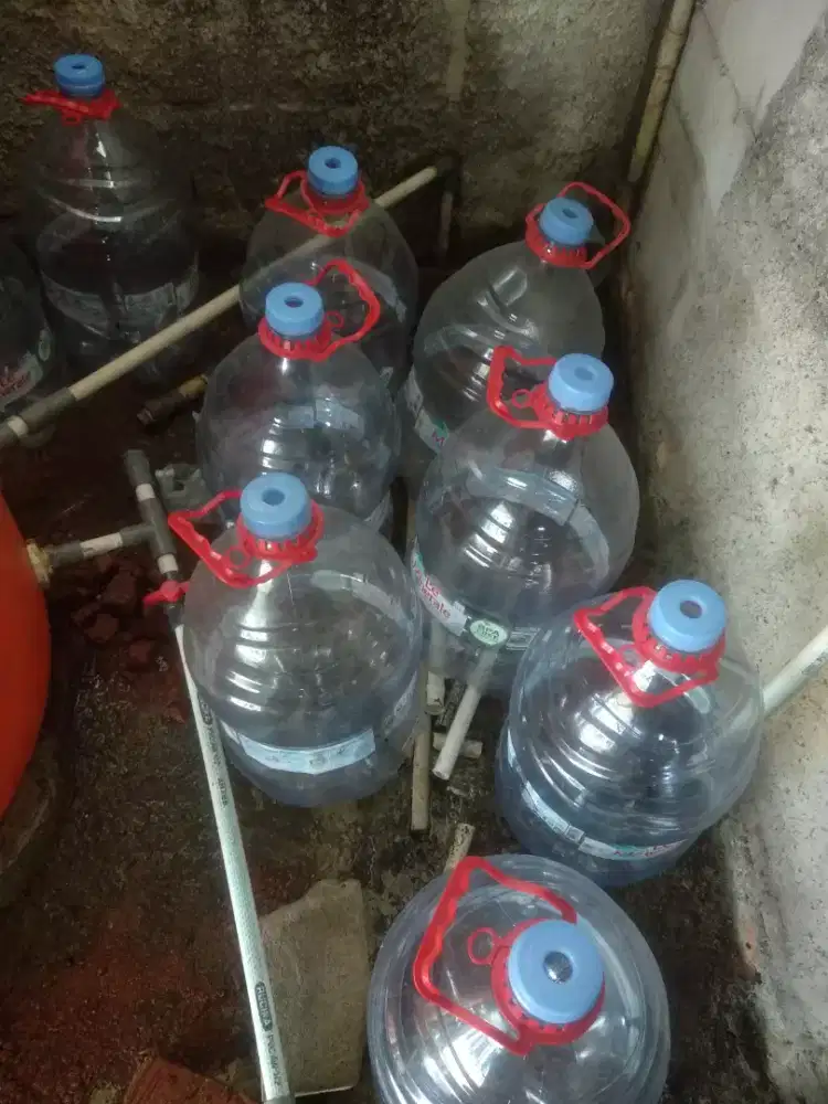 dijual galon le mineral kosong
