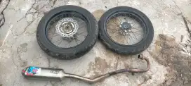 Velg racing dan ban crf ban Maxim belakang ukuran 130/70 depan 110/70