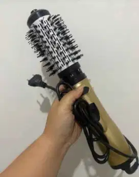 Hairdrayer blow