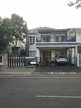 DIJUAL RUMAH 2LT BOUELVARD  KOTA WISATA CIBUBUR (Rapih - Siap Huni)