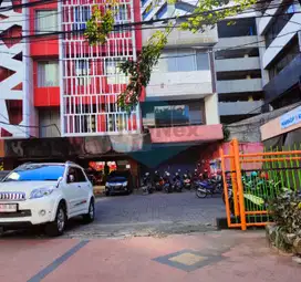 Disewakan Bangunan Ruko Komersial di Surabaya Komersial Area di Jalan