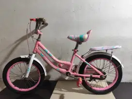 Sepeda cewek ukuran 16 siap pakai