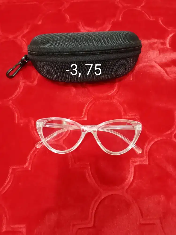 Kacamata ( minus _3,75 ) anti radiasi ori Harga 280  pas Cilebut Bogor