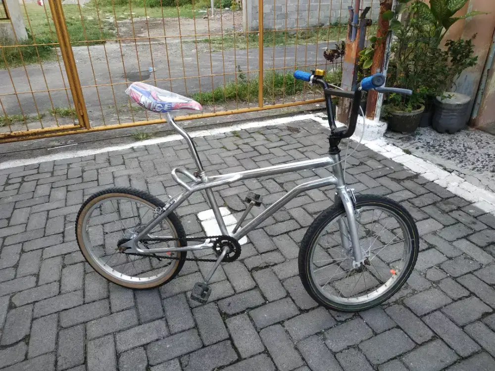 Sepeda BMX ring 20 model jadoel rangka krom unik antik langka go-gowes