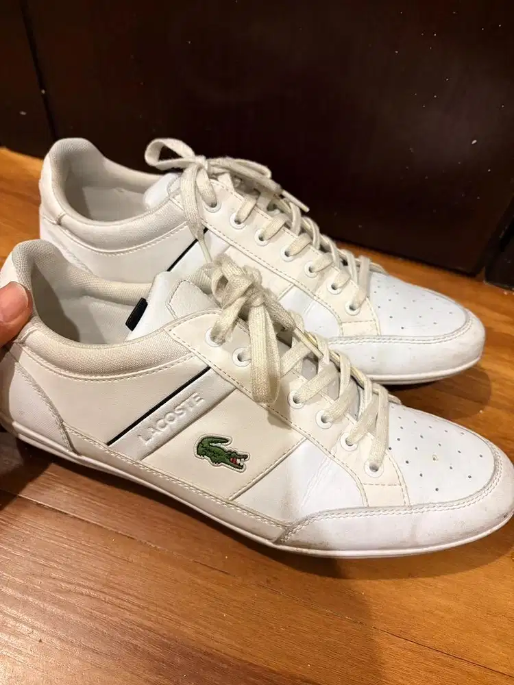 Sepatu Lacoste white color