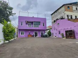 dijual satu unit gedung 2 lantai lokasi strategis