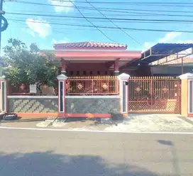RUMAH BAGUS TENGAH KOTA DI JL PUSPOWARNO SELATAN SEMARANG BARAT