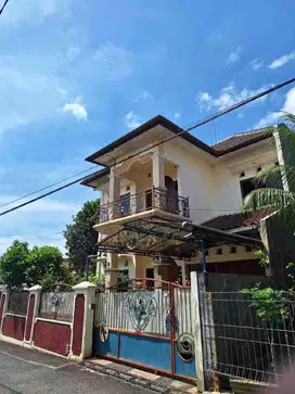 ( BANYUMANIK ) RUMAH SEMARANG ATAS DI JL KARANGREJO SEMARANG