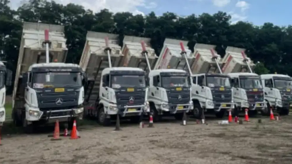 Dump truck sany tahun 2023