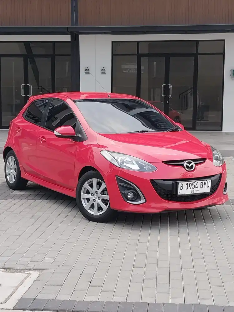 Mazda 2 V AT 2013
