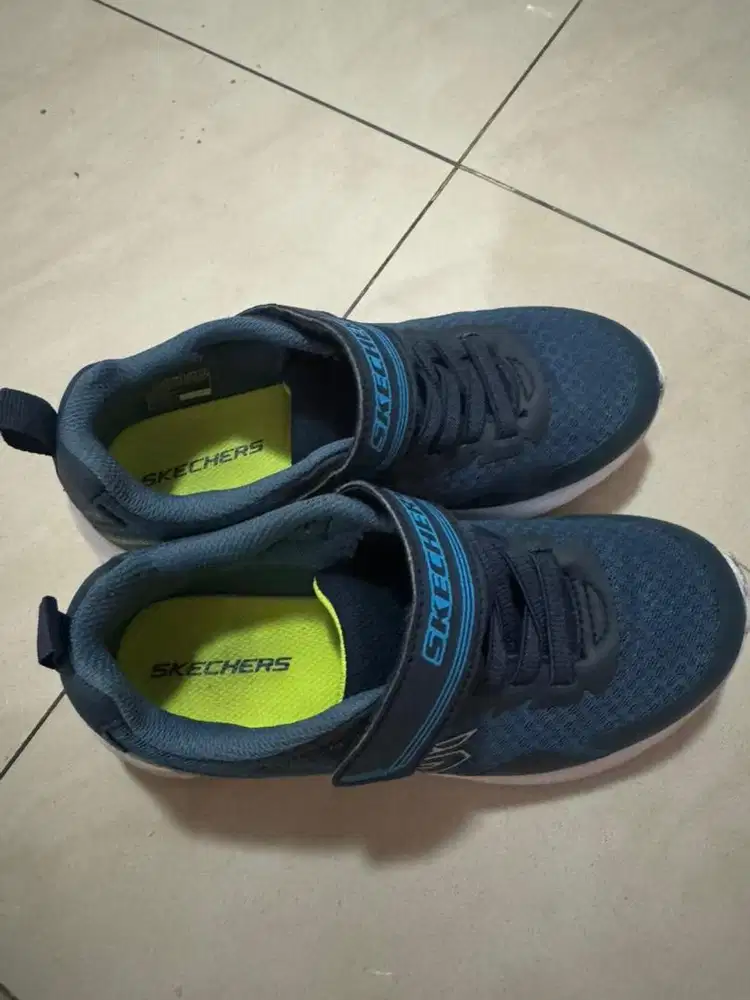Sepatu Skecher Anak