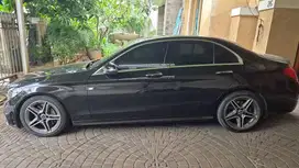 Dijual Mercedes Benz C300 W205 AT 2019 Hitam