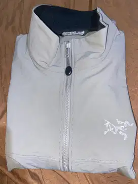 Jaket Arc’teryx Gamma lt original lagi jual butuh