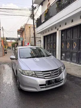Honda city E matic 2010 istimewa siap pake