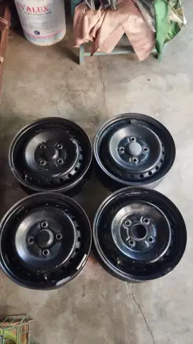 Velg kaleng r14