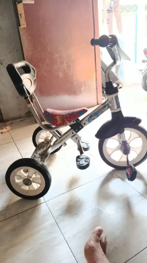 Jual sepeda anak jarang di pakai. Butuh uang