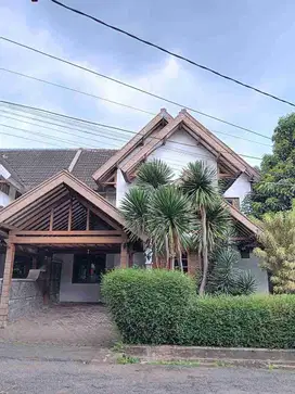 Tubagus Ismail Bandung disewakan rumah Sudut siap huni kawasan aman strategis akses mudah murah nego