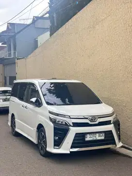 toyota voxy 2.0 2018