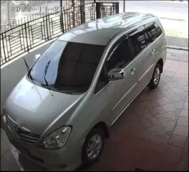 Toyota Kijang Innova 2011 Bensin