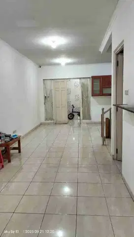 Disewakan.. rumah di Taman Semanan Indah, minimal 2 tahun