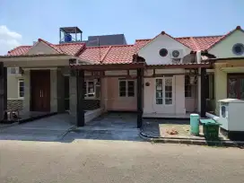 Disewakan Rumah Full Furnish Depan Taman