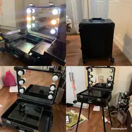Koper Make Up dengan Kaki Armando Caruso