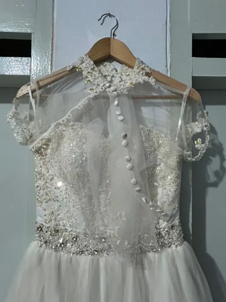 Baju Pengantin Cantik dan Murah termasuk Veil