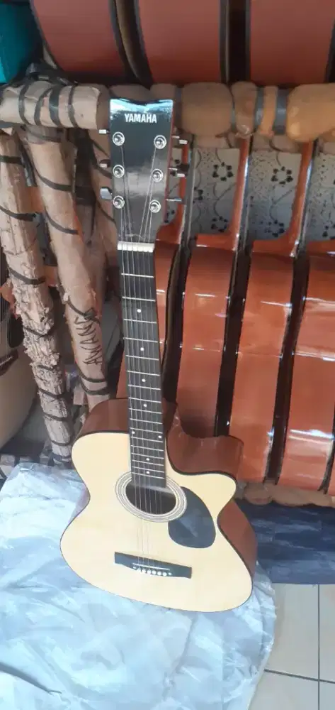 GITAR TAYLOR Medium