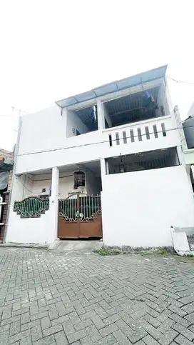 Kost aktif 2lt di Tenggilis