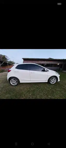 Mazda 1,5 R 2012 matic