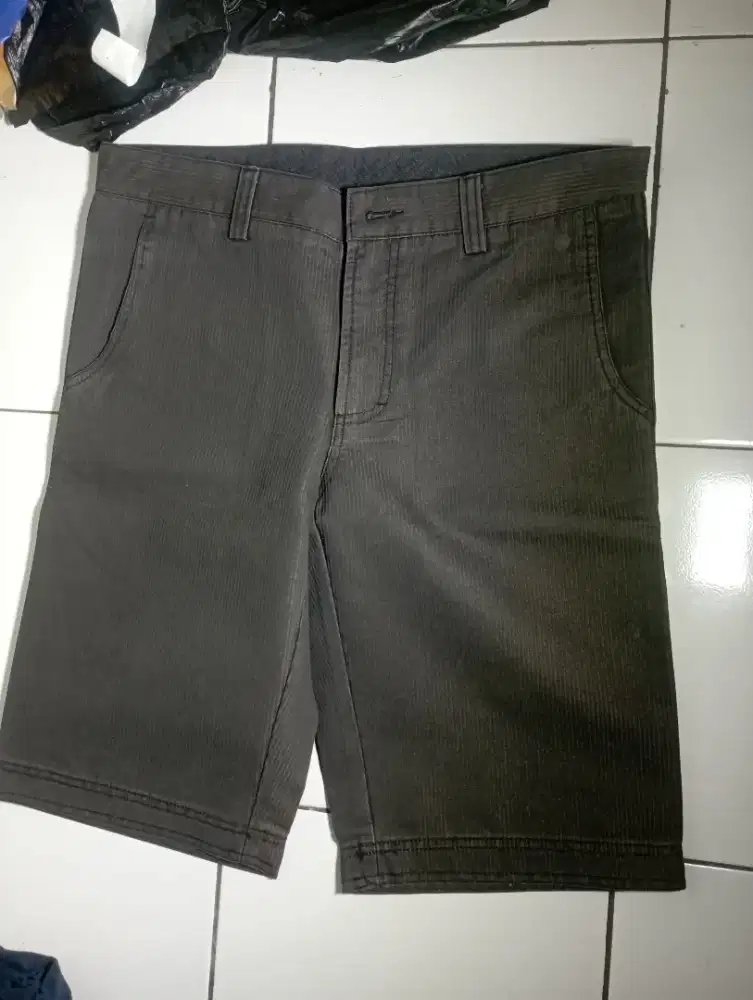 men's top size 33,LP: 44cm,kondisi baru,jual 100k