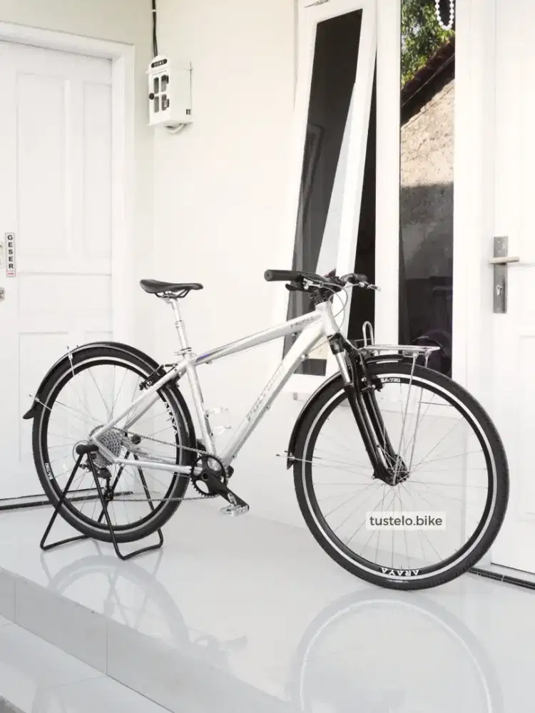 Sepeda Hybrid Commuter 700c Polygon Heist 2.0 Claris by Tustelo.bike