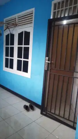 Dijual rumah KT:1 KM:1 bisa buat usaha