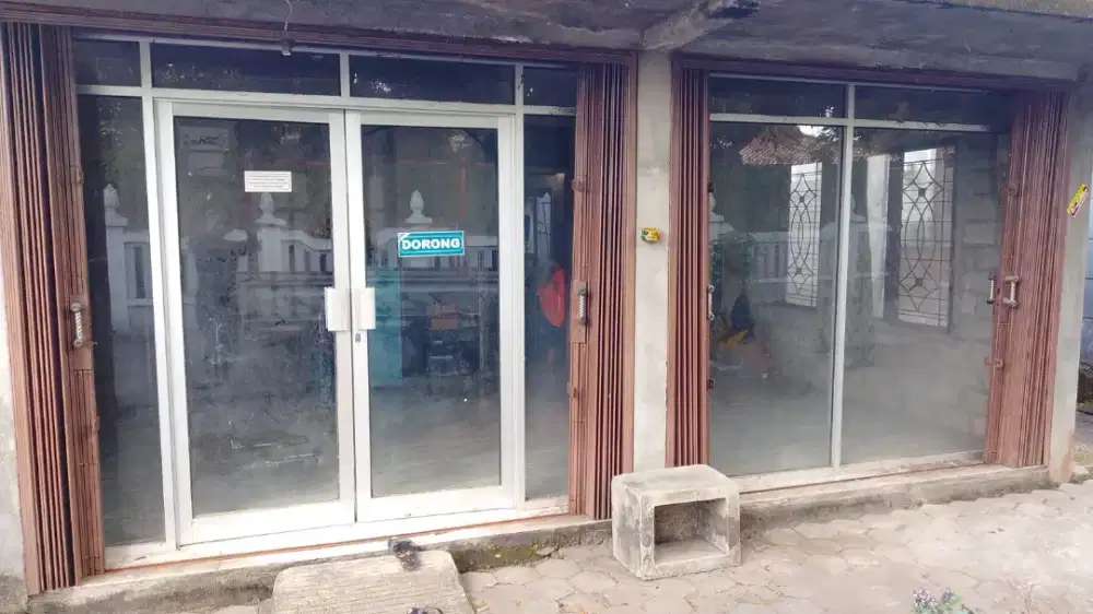 Dicari pastisi kaca bekas ruko/toko anda